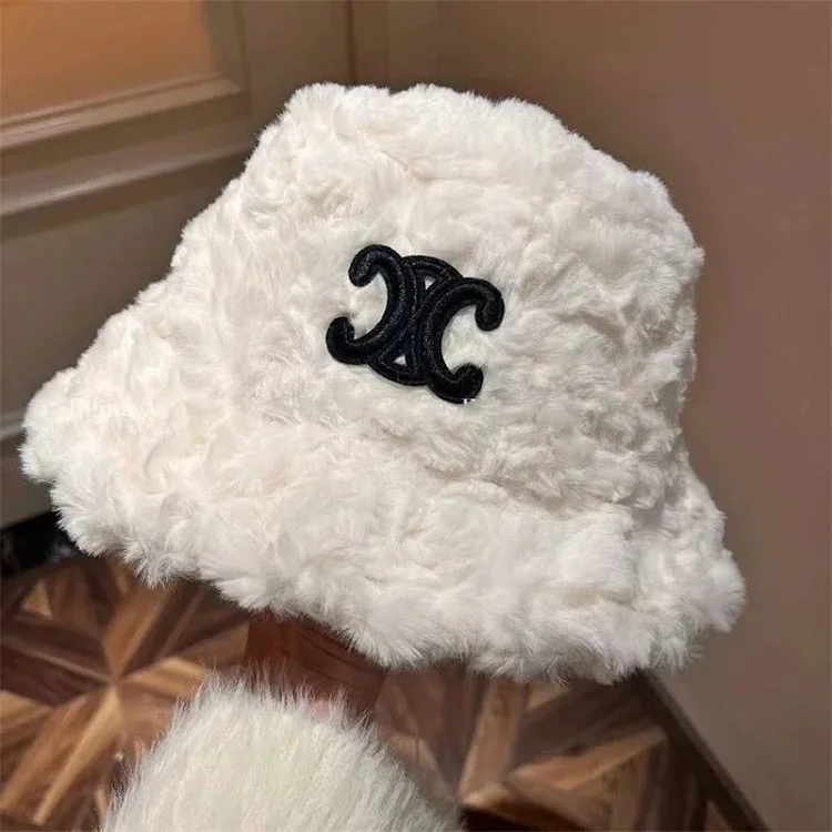 Selena hat Příslušenství
