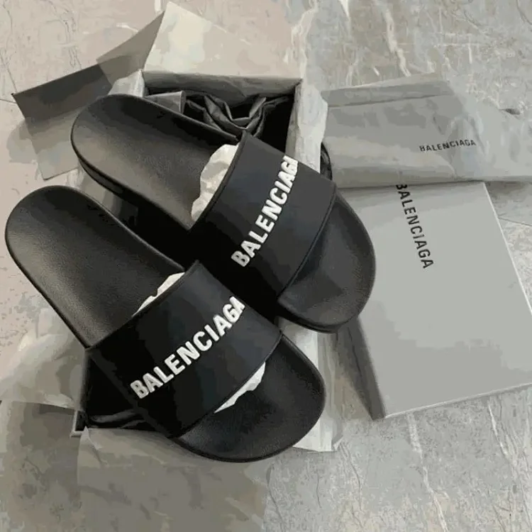 Burberry quality slippers shoes