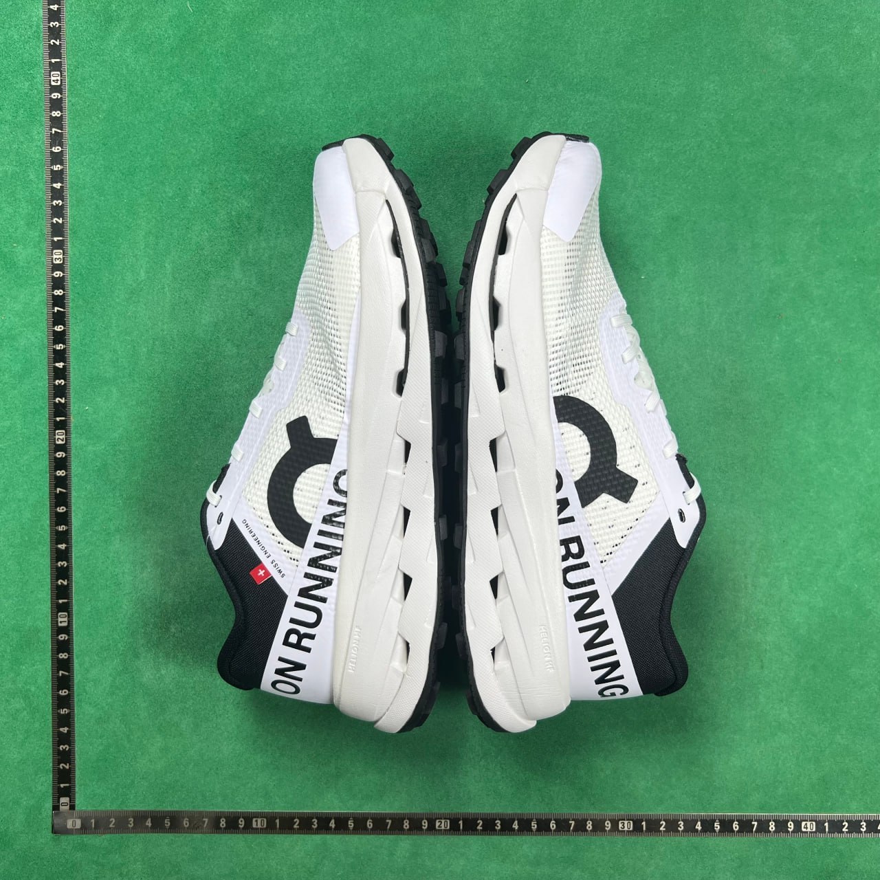 ON Cloudultra 3 Sneakers