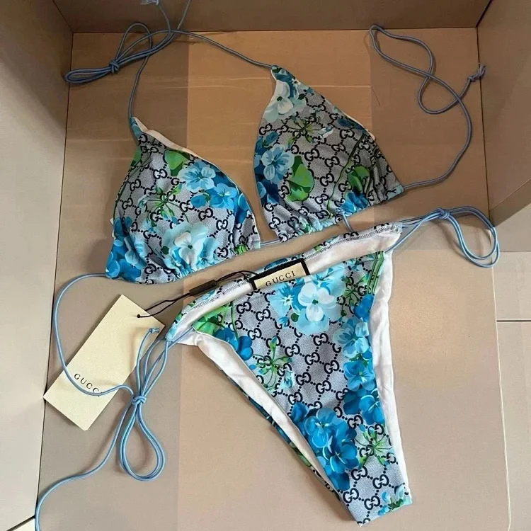 Gucci GG Supreme Floral Bikini Set Příslušenství