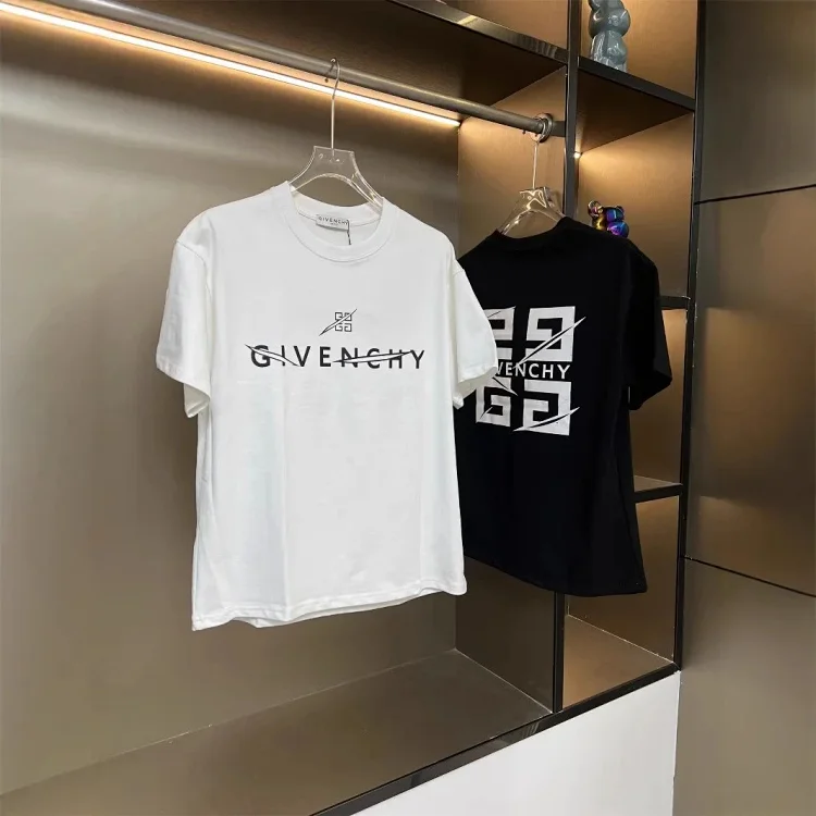 Givenchy 4G Logo T-Shirt styles