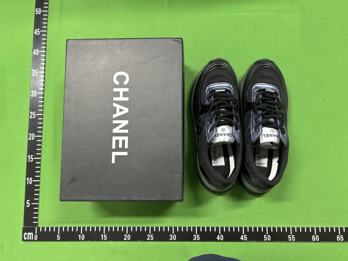 Sneakers reference 4